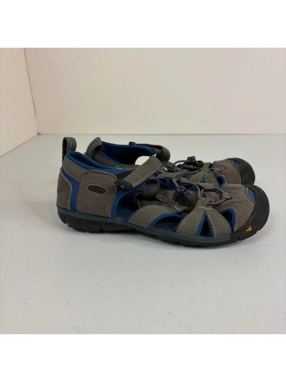 Keen Newport H2 Sandals Shoes Big Kid size 3 Outdoor Nature Shoe Gray Blue beach